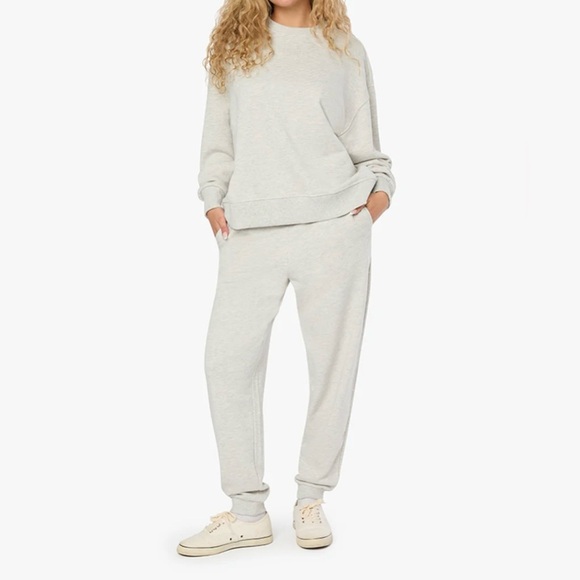 WeWoreWhat Slim Leg Fleece Jogger in Color Heather Gray - Picture 1 of 4